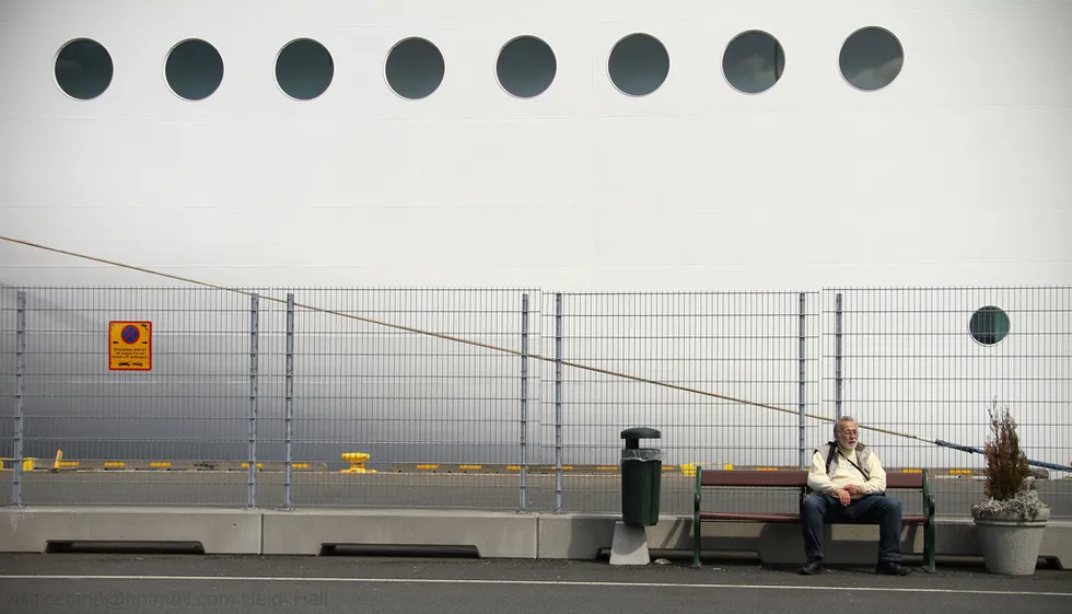 avoiding norovirus: sitting outside a cruise ship