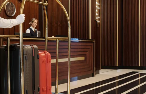 What Hotel Workers Wish You Knew About Being a Good Guest in These Times | Frommer's