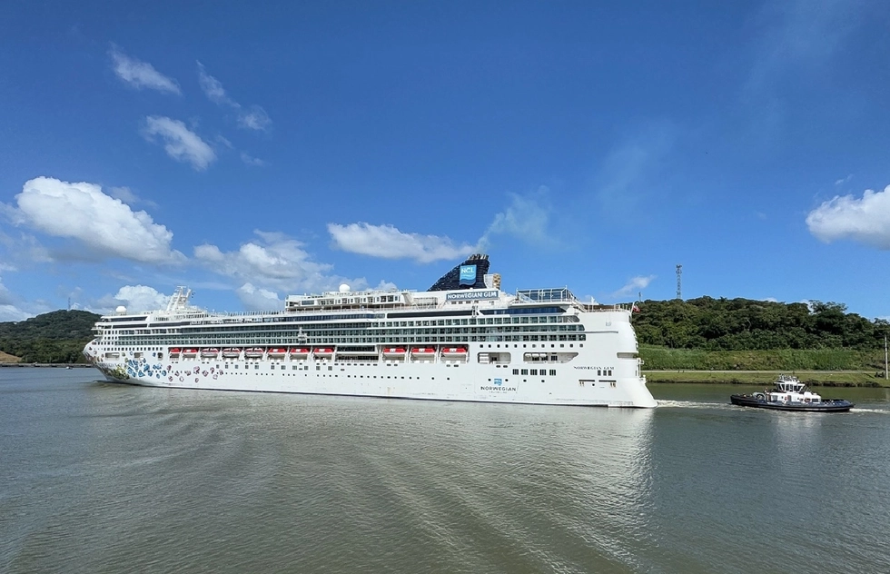 Panama Canal cruise: Norwegian Gem cruise ship on Gatun Lake